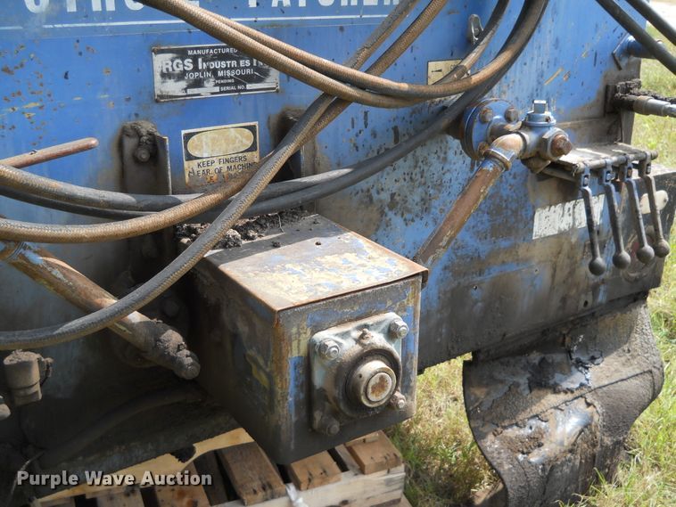 image for item DE4516 Thermo Lay TM375-200 pothole patcher bed