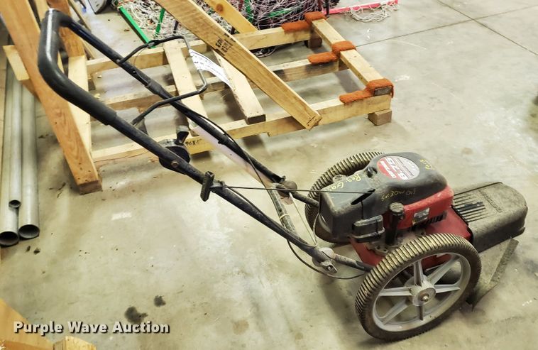 image for item DF5612 Craftsman string trimmer