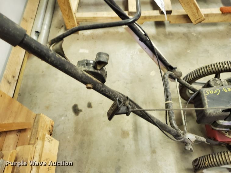 image for item DF5612 Craftsman string trimmer