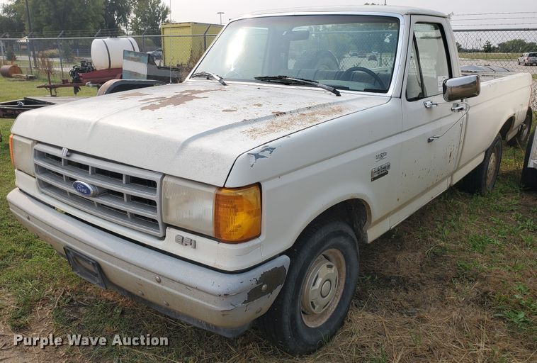 image for item DF5774 1990 Ford F150 Custom  pickup truck