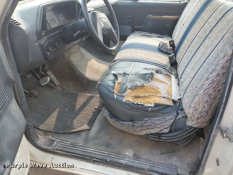 image for item DF5774 1990 Ford F150 Custom  pickup truck