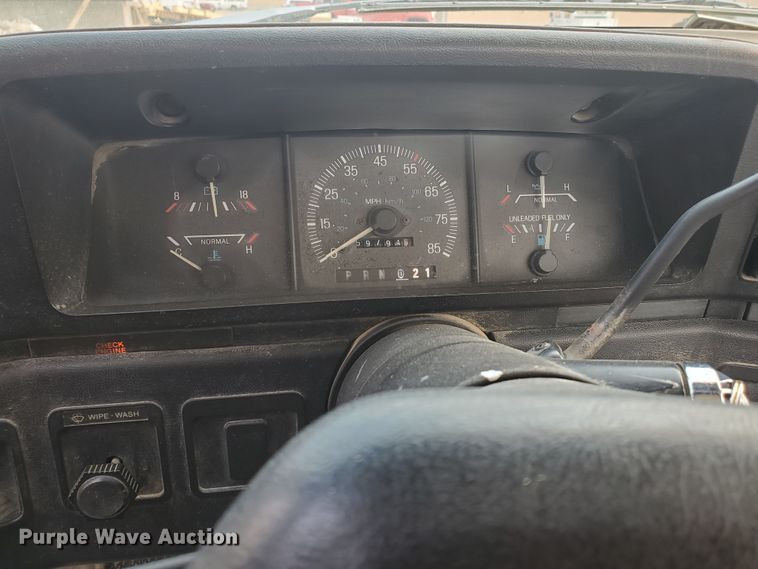 image for item DF5774 1990 Ford F150 Custom  pickup truck