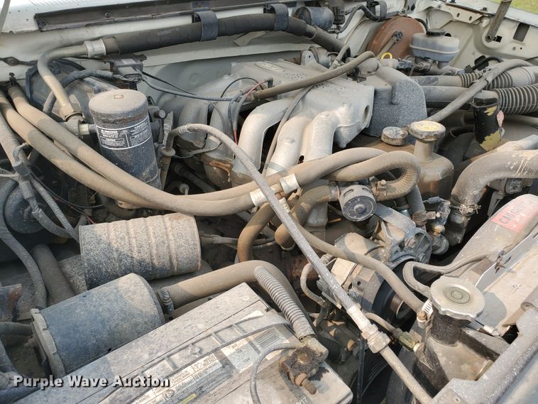 image for item DF5774 1990 Ford F150 Custom  pickup truck