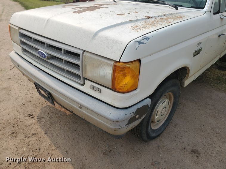image for item DF5774 1990 Ford F150 Custom  pickup truck