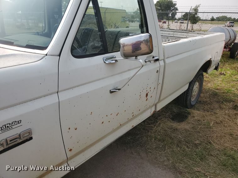 image for item DF5774 1990 Ford F150 Custom  pickup truck