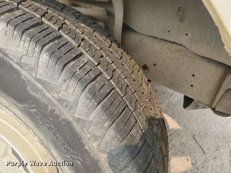 image for item DF5774 1990 Ford F150 Custom  pickup truck