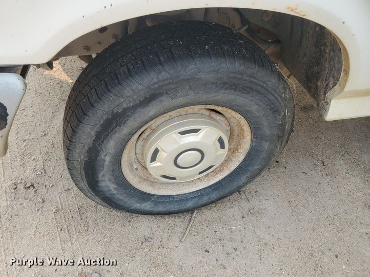 image for item DF5774 1990 Ford F150 Custom  pickup truck