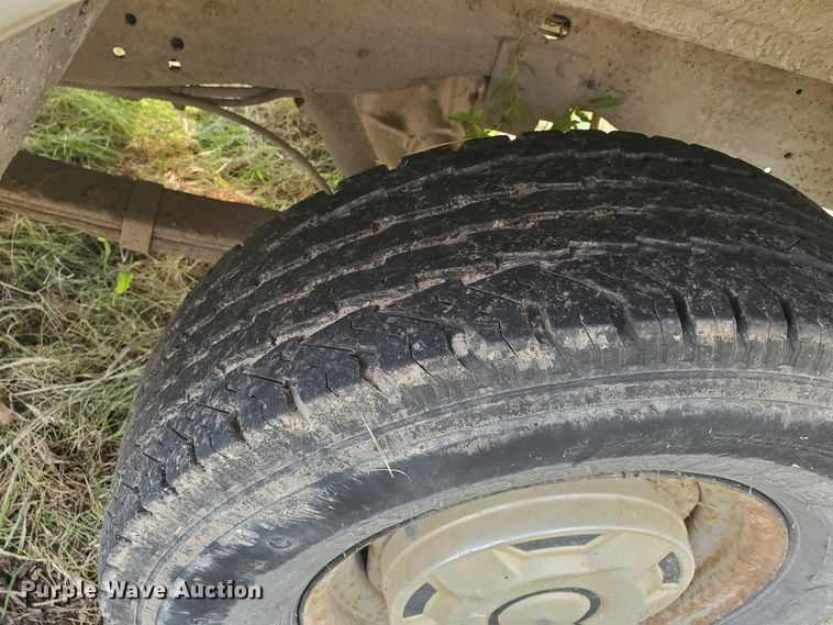 image for item DF5774 1990 Ford F150 Custom  pickup truck