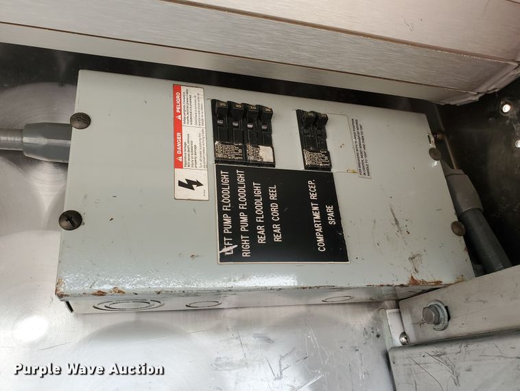 image for item DF5790 1998 HME  pumper fire truck