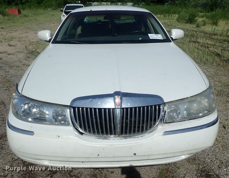 image for item DG2340 1998 Lincoln Town Car