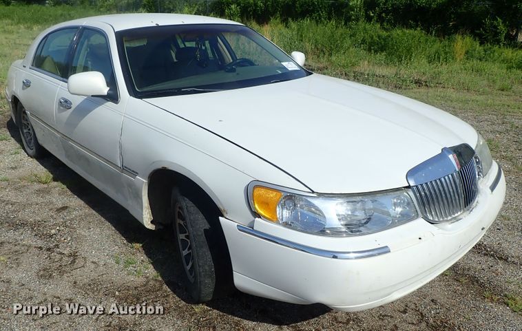image for item DG2340 1998 Lincoln Town Car