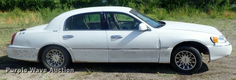 image for item DG2340 1998 Lincoln Town Car