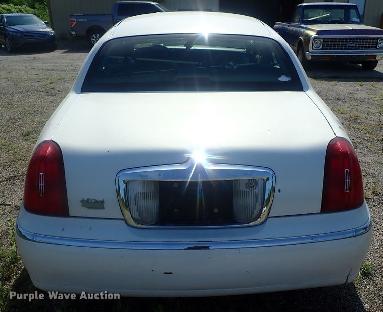 image for item DG2340 1998 Lincoln Town Car