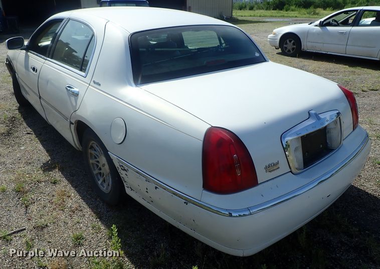 image for item DG2340 1998 Lincoln Town Car