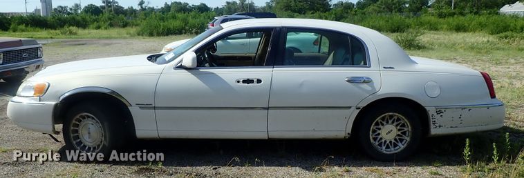 image for item DG2340 1998 Lincoln Town Car