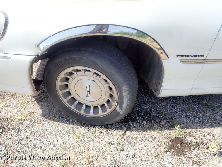 image for item DG2340 1998 Lincoln Town Car