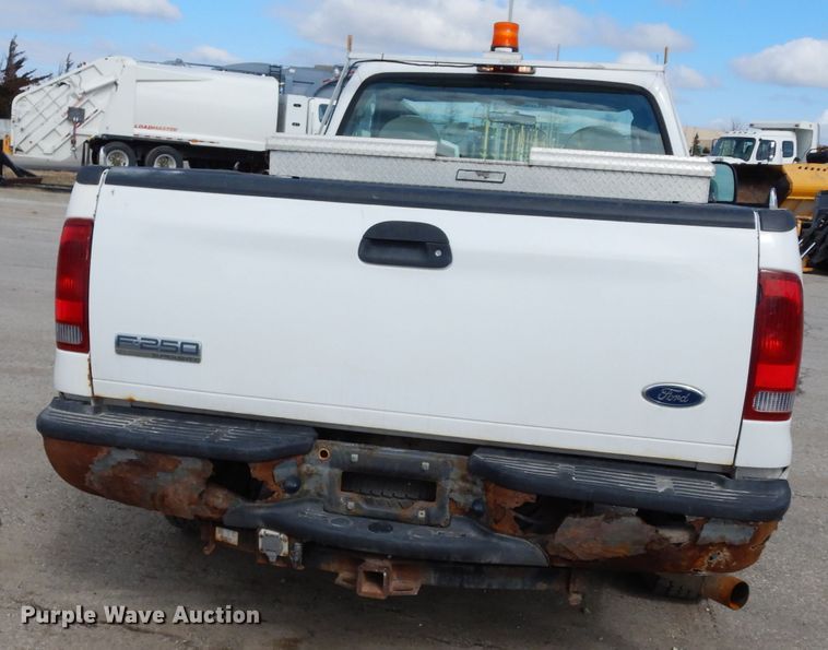 image for item DG6307 2006 Ford F250 Super Duty XL  pickup truck