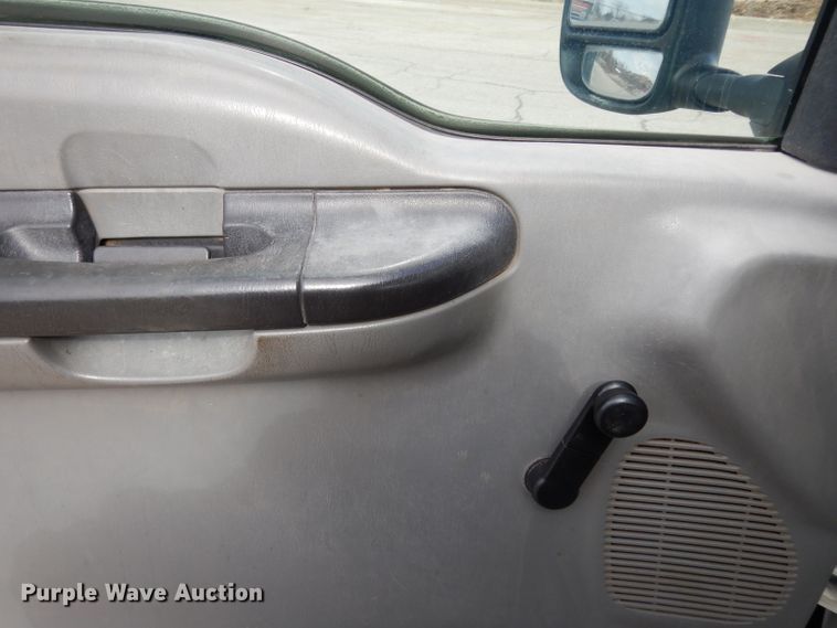 image for item DG6307 2006 Ford F250 Super Duty XL  pickup truck