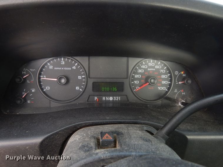 image for item DG6307 2006 Ford F250 Super Duty XL  pickup truck