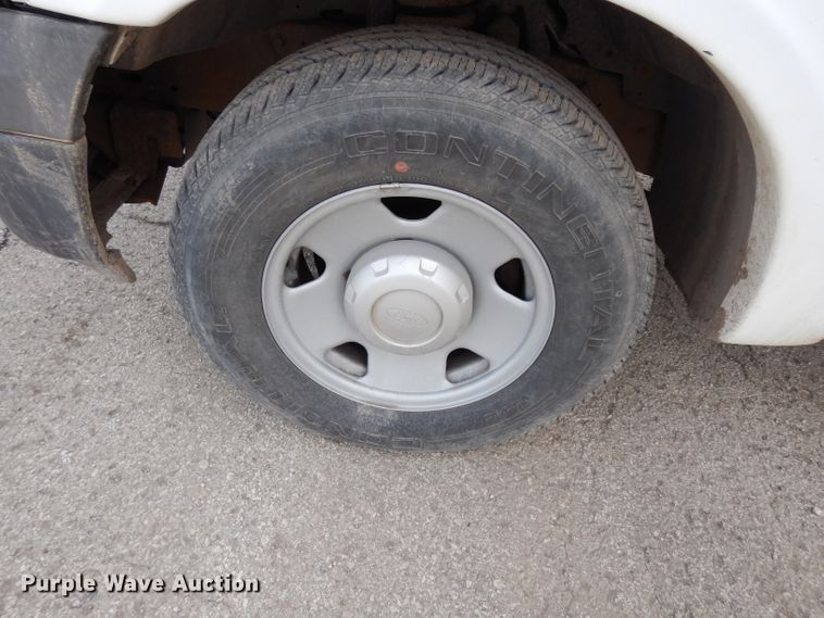 image for item DG6307 2006 Ford F250 Super Duty XL  pickup truck