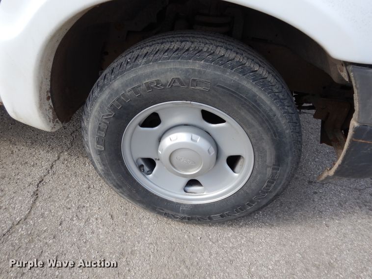 image for item DG6307 2006 Ford F250 Super Duty XL  pickup truck