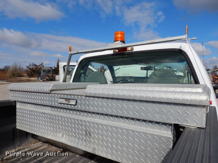 image for item DG6307 2006 Ford F250 Super Duty XL  pickup truck