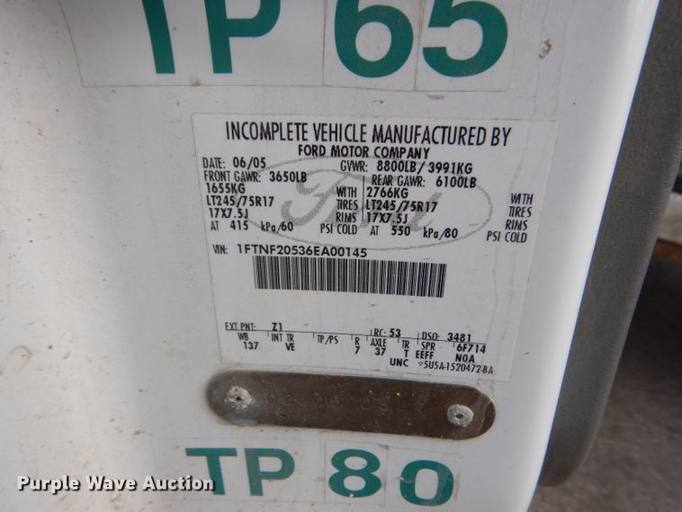 image for item DG6307 2006 Ford F250 Super Duty XL  pickup truck