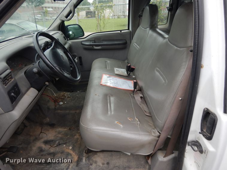 image for item DG8999 2001 Ford F250 Super Duty  SuperCab utility bed pickup truck