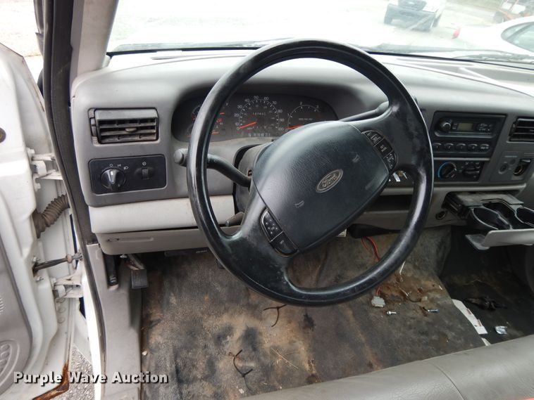 image for item DG8999 2001 Ford F250 Super Duty  SuperCab utility bed pickup truck