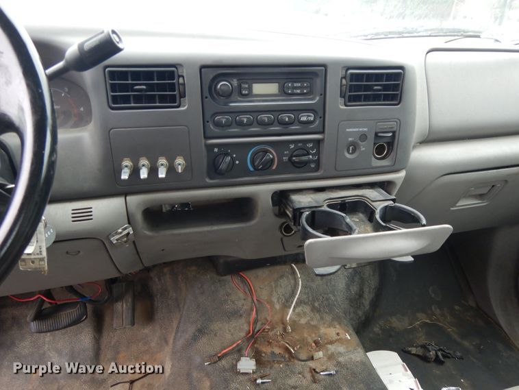 image for item DG8999 2001 Ford F250 Super Duty  SuperCab utility bed pickup truck