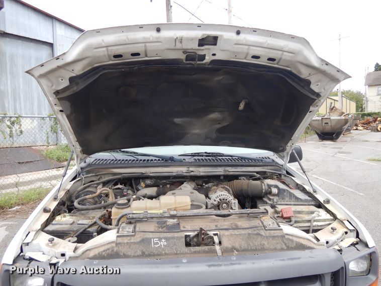 image for item DG8999 2001 Ford F250 Super Duty  SuperCab utility bed pickup truck