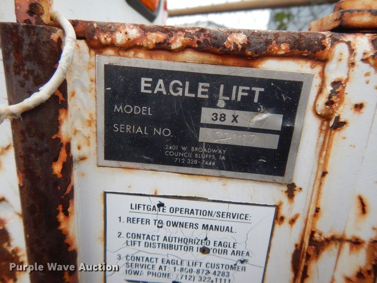 image for item DG8999 2001 Ford F250 Super Duty  SuperCab utility bed pickup truck