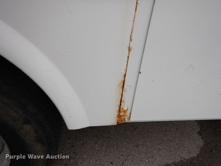 image for item DG8999 2001 Ford F250 Super Duty  SuperCab utility bed pickup truck