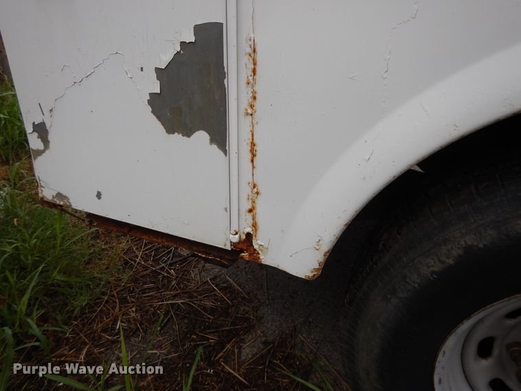 image for item DG8999 2001 Ford F250 Super Duty  SuperCab utility bed pickup truck