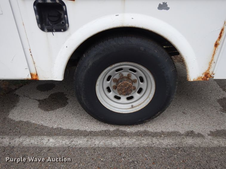 image for item DG8999 2001 Ford F250 Super Duty  SuperCab utility bed pickup truck