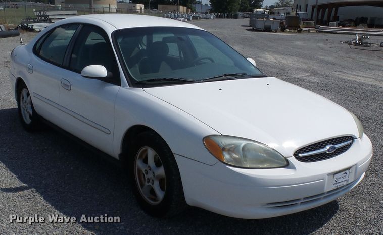 image for item DH3929 2002 Ford Taurus