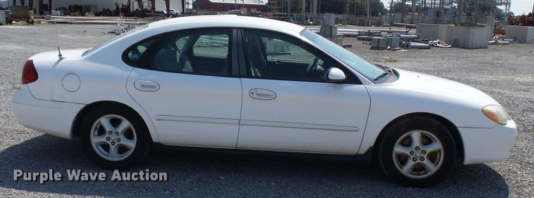 image for item DH3929 2002 Ford Taurus