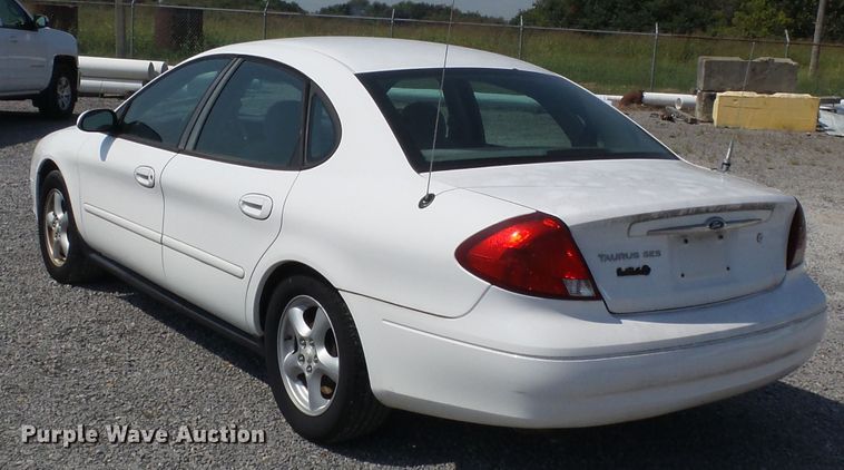 image for item DH3929 2002 Ford Taurus