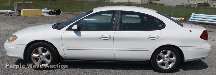 image for item DH3929 2002 Ford Taurus