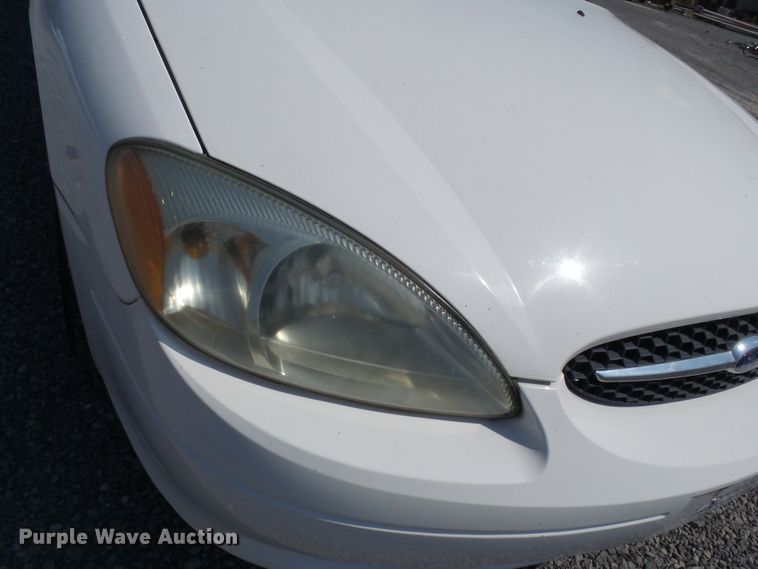 image for item DH3929 2002 Ford Taurus