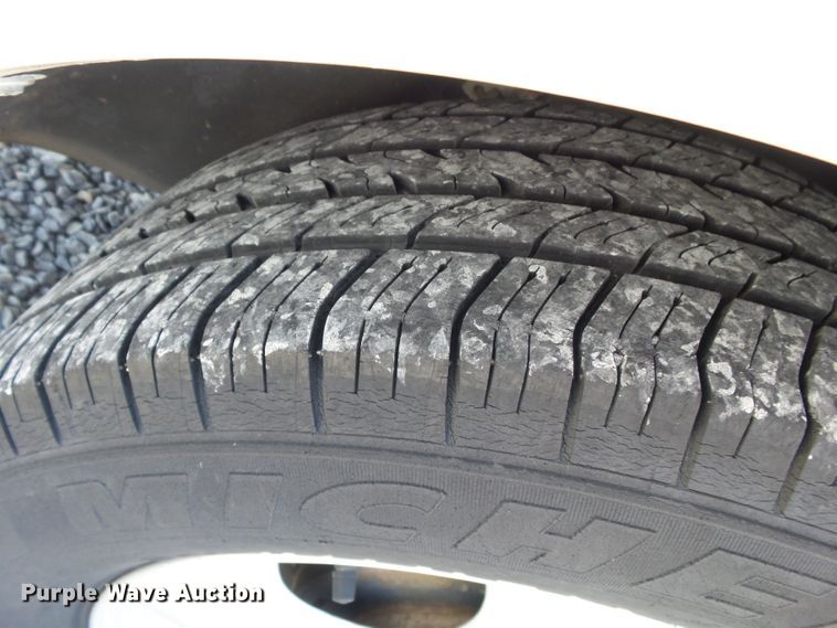 image for item DH3929 2002 Ford Taurus