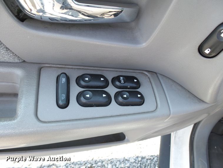 image for item DH3929 2002 Ford Taurus