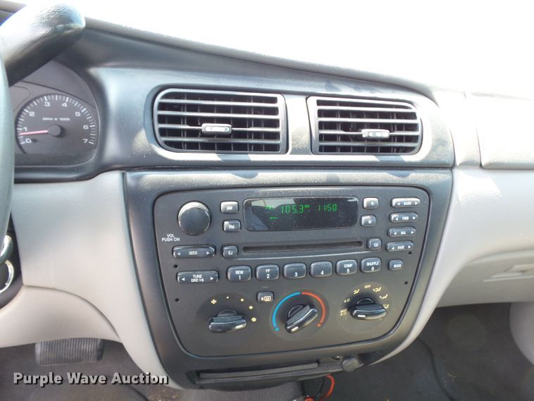 image for item DH3929 2002 Ford Taurus