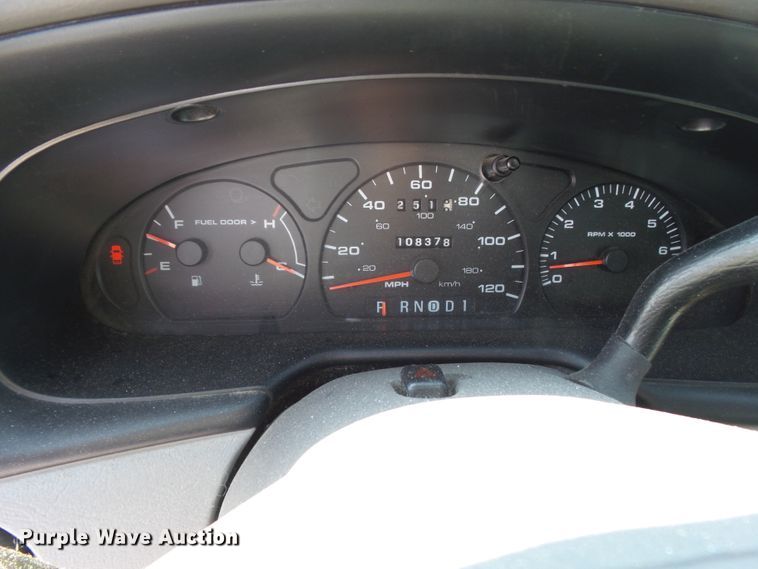 image for item DH3929 2002 Ford Taurus