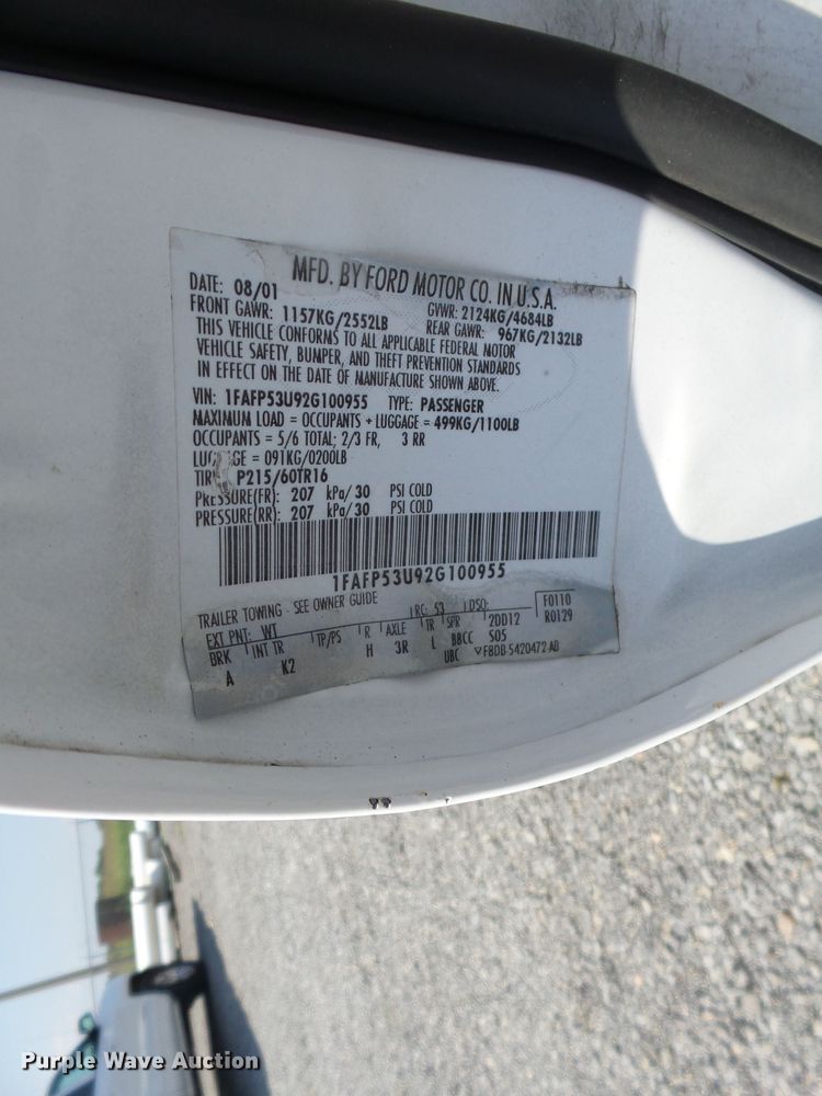 image for item DH3929 2002 Ford Taurus