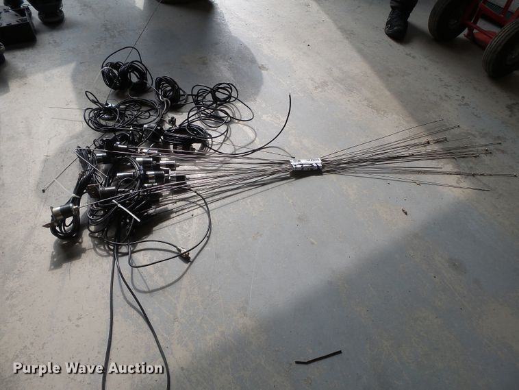 image for item DH3935 Approximately 15 antennas