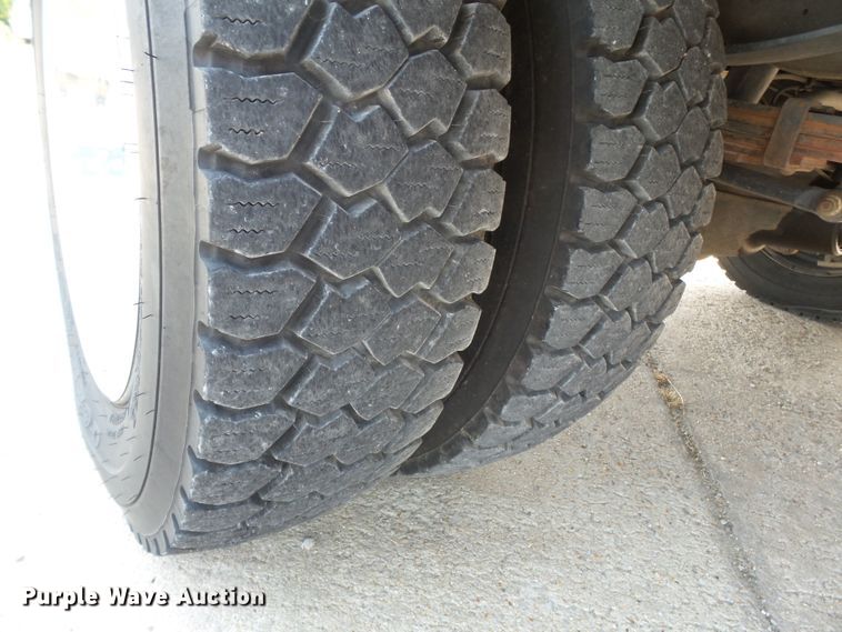 image for item DH3942 1999 Ford F450 Super Duty XL  rescue fire truck