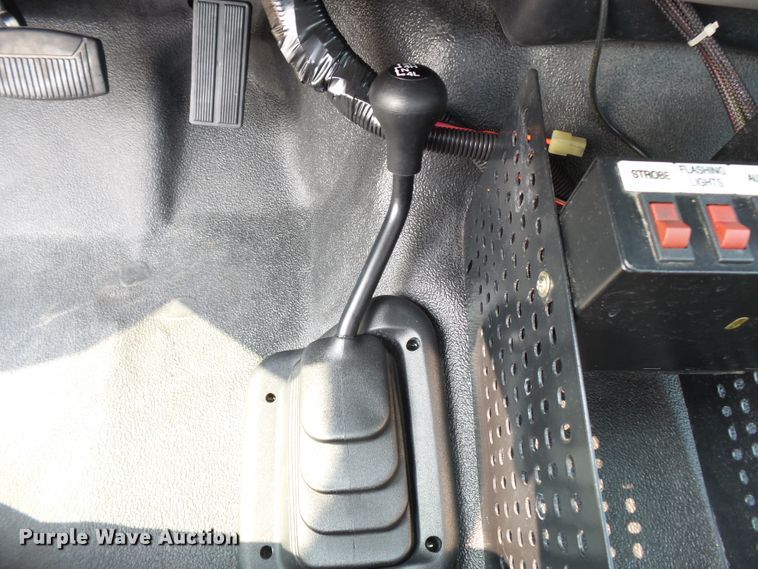 image for item DH3942 1999 Ford F450 Super Duty XL  rescue fire truck