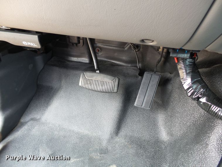 image for item DH3942 1999 Ford F450 Super Duty XL  rescue fire truck