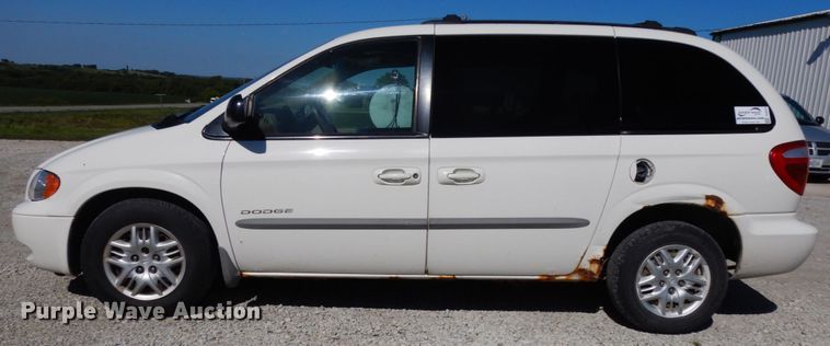 image for item DH6575 2001 Dodge Caravan Sport  van